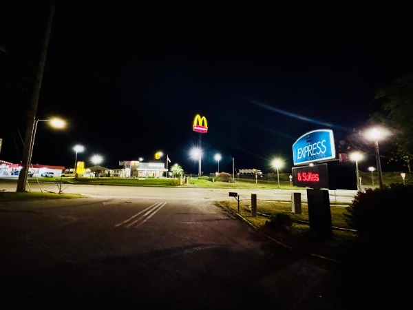 Travelodge by Wyndham Junction City image 1